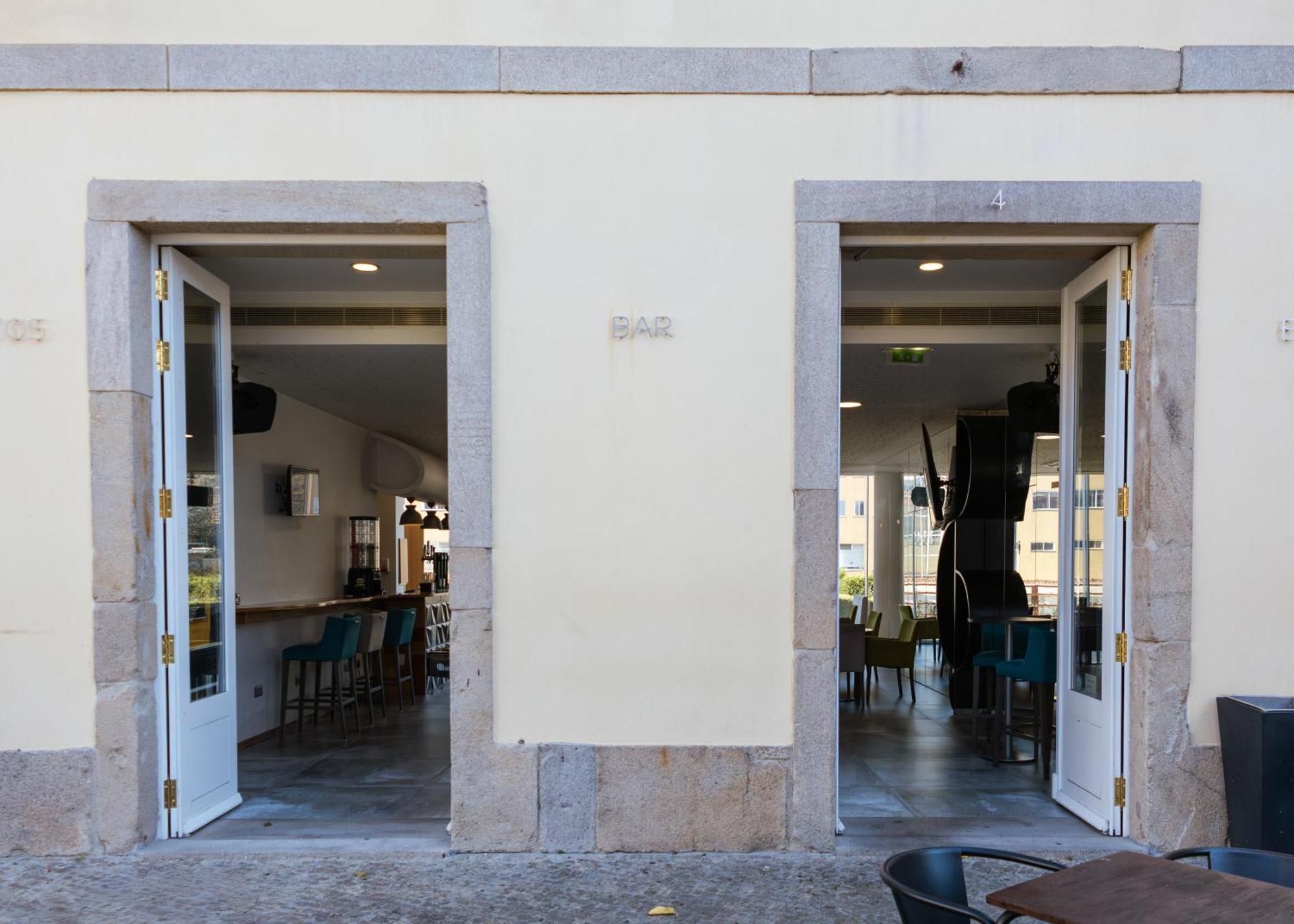 Da Praca Hostel Санта Мария да Фейра Екстериор снимка
