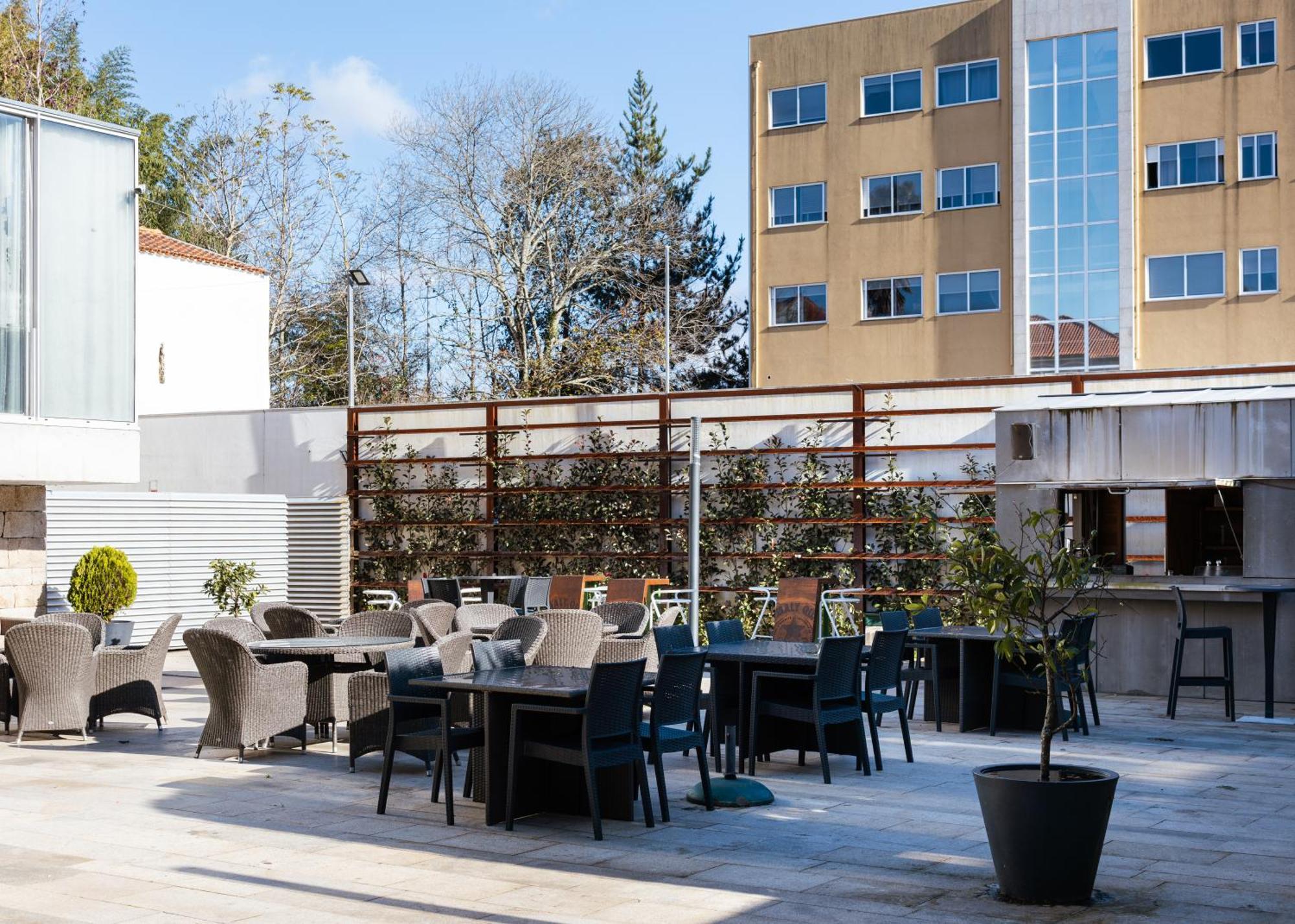 Da Praca Hostel Санта Мария да Фейра Екстериор снимка