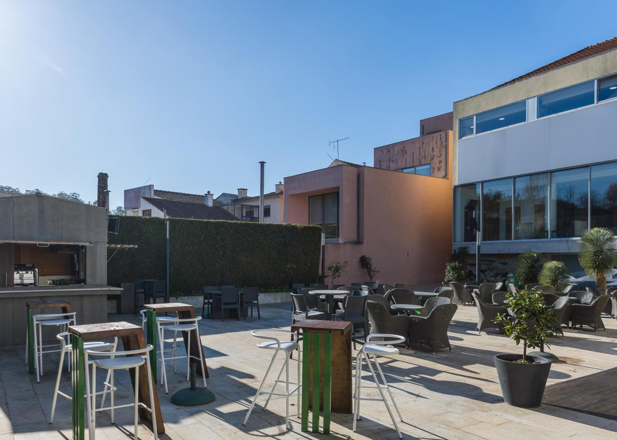 Da Praca Hostel Санта Мария да Фейра Екстериор снимка